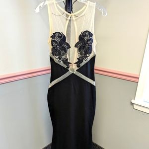 Black/nude full length dress, Sz S